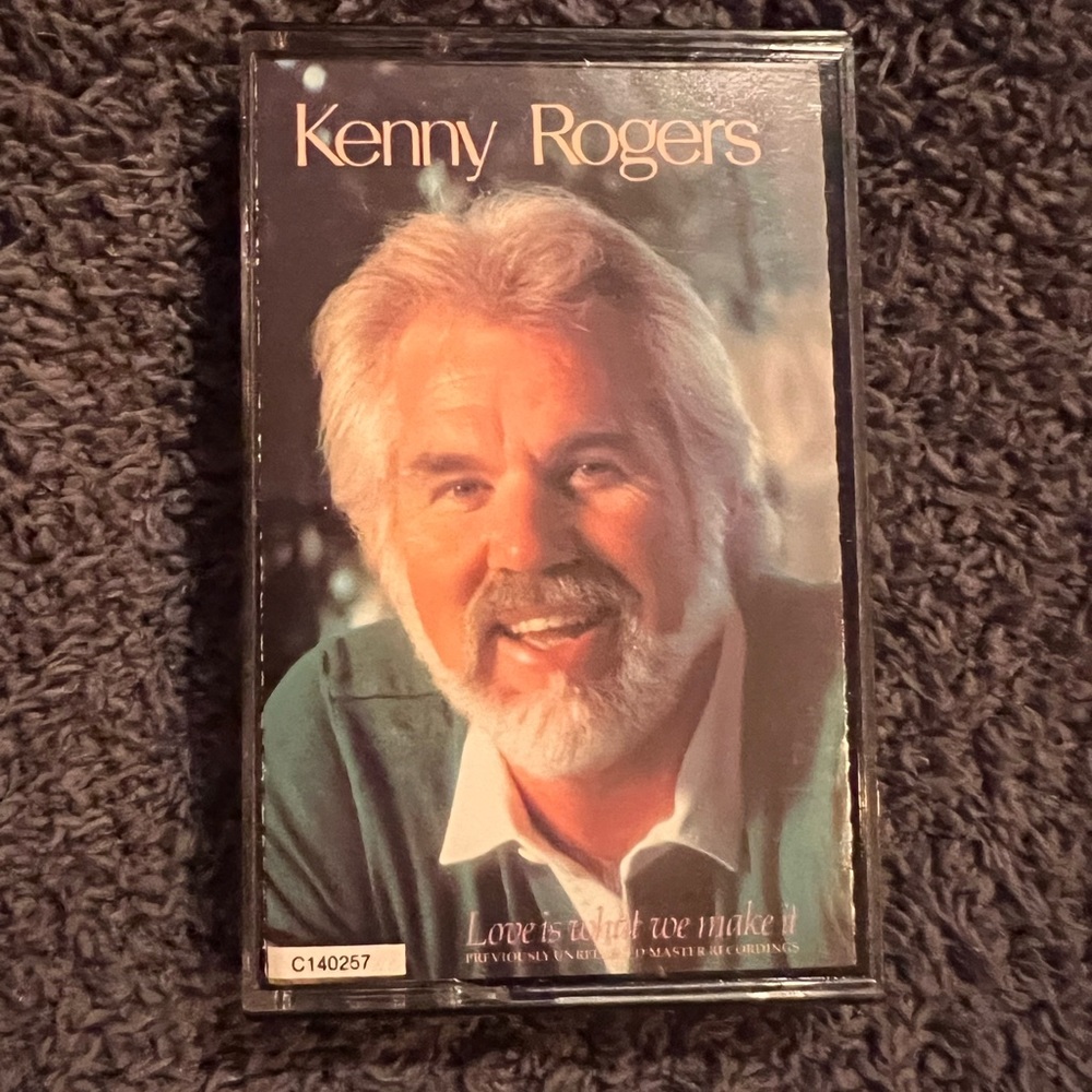 Kenny Rogers - Love is What We Make It Cassette